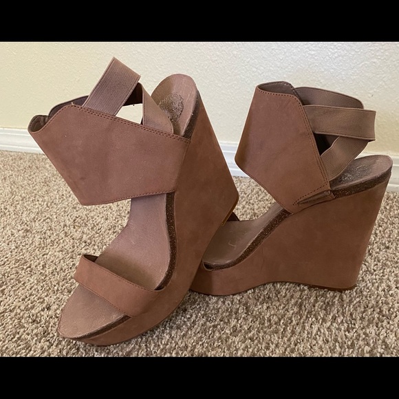 Vince Camuto Shoes - Vince Camuto Sandals.NWOT